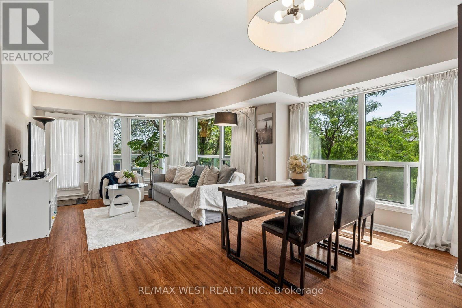 #206 890 SHEPPARD AVENUE - 1