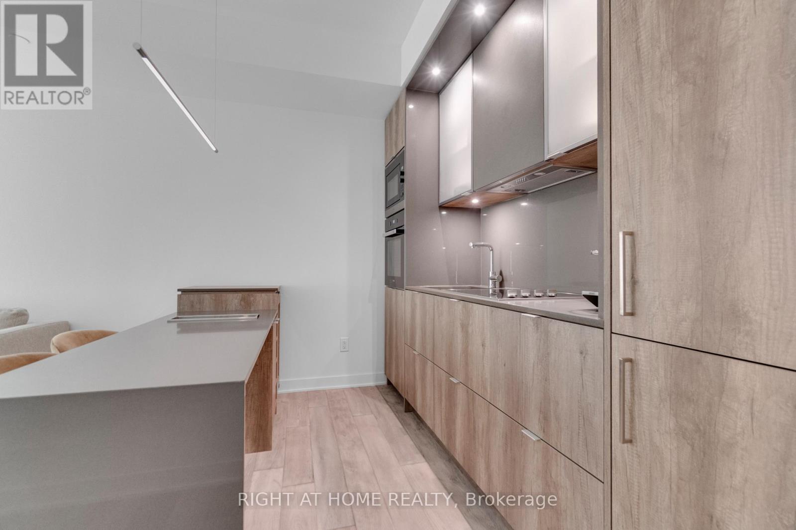 #2113 11 YORKVILLE AVENUE - 15