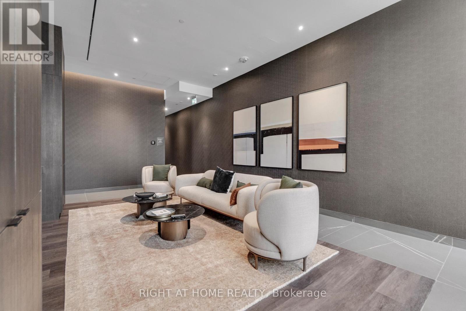 #2113 11 YORKVILLE AVENUE - 22