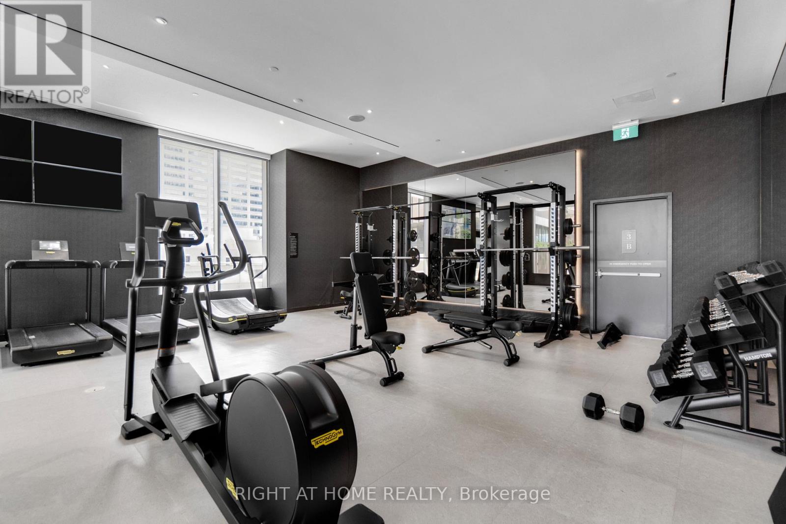 #2113 11 YORKVILLE AVENUE - 28