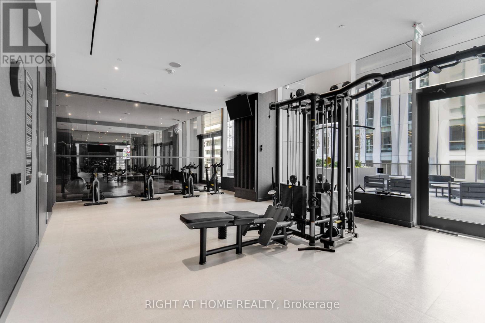 #2113 11 YORKVILLE AVENUE - 29