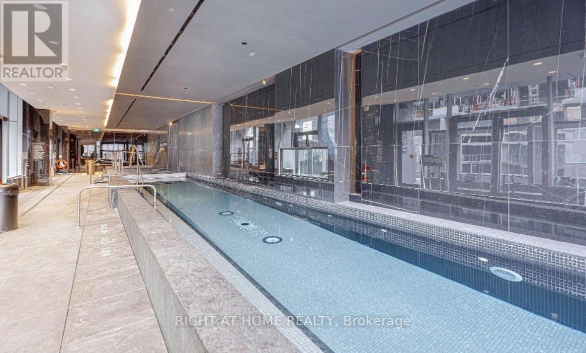 #2113 11 YORKVILLE AVENUE - 30