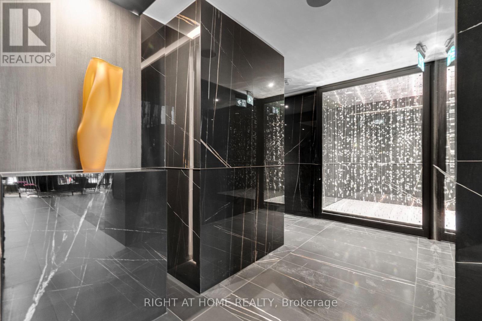 #2113 11 YORKVILLE AVENUE - 5