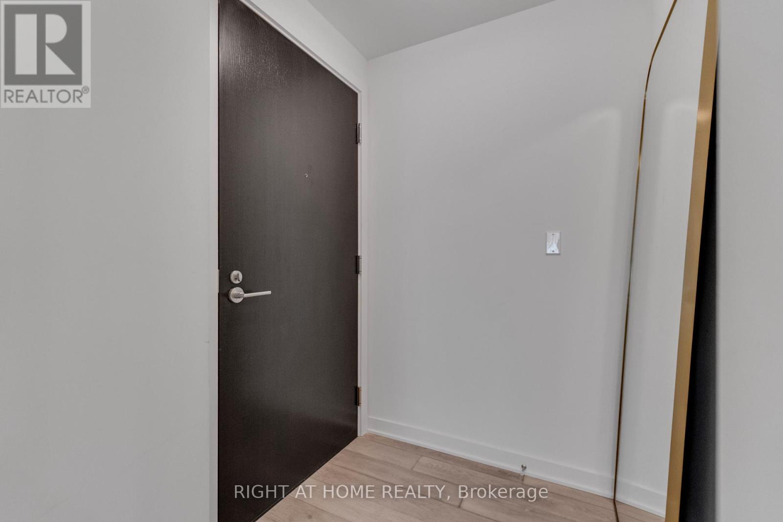 #2113 11 YORKVILLE AVENUE - 8