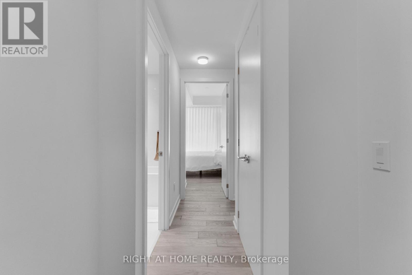 #2113 11 YORKVILLE AVENUE - 9