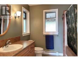 4862 Hotel Lake Road, Garden Bay, BC V0N1S1 Photo 14