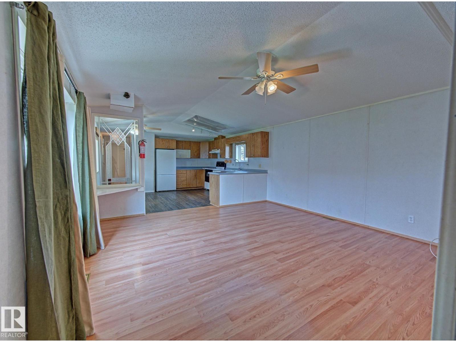 5434 Eastview CR - 4