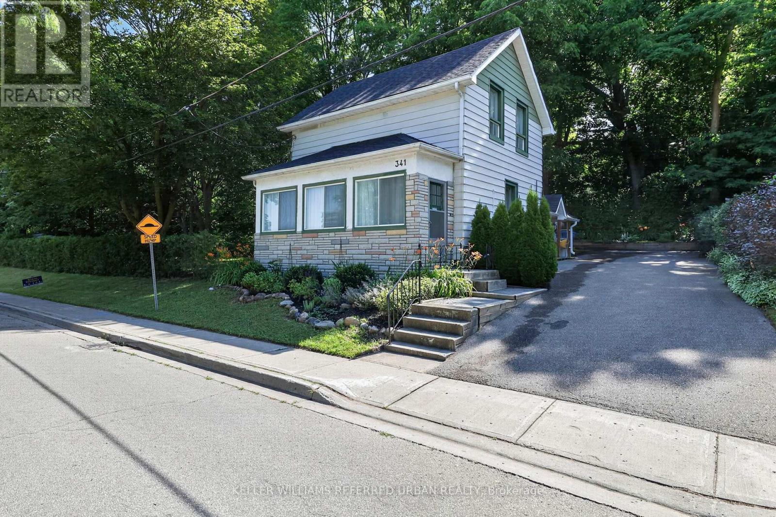 Photo of 341 COTTER STREET