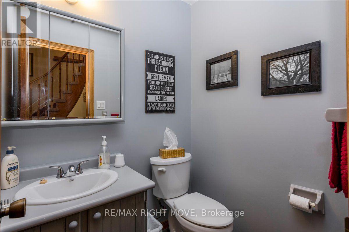 55 LAURENTIAN LANE - 14