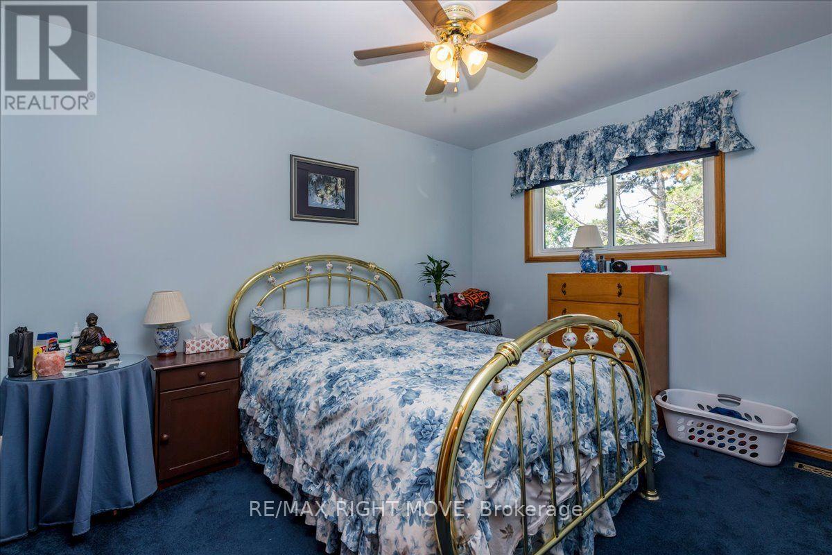 55 LAURENTIAN LANE - 20