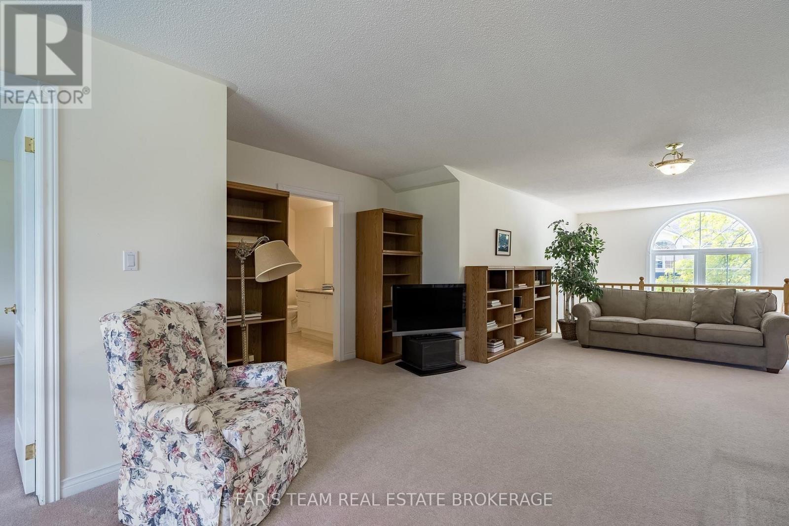 #518 60 MUSEUM DRIVE - 22
