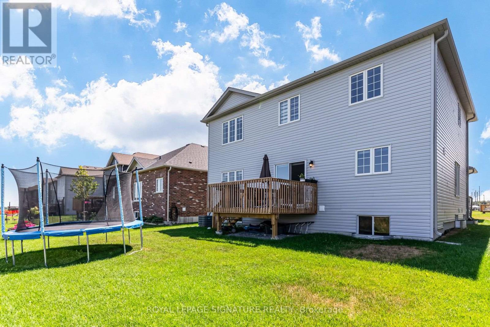 252 SPRINGFIELD CRESCENT - 30