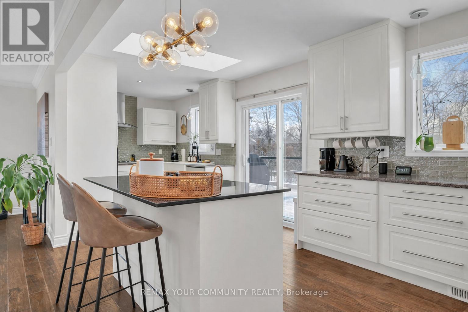 92 SANDRINGHAM DRIVE - 1