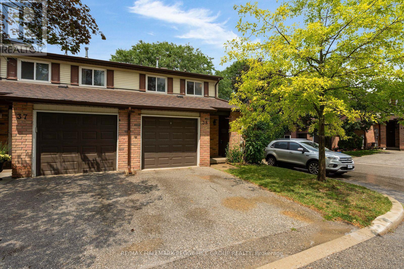 #38 52 ADELAIDE STREET - 1