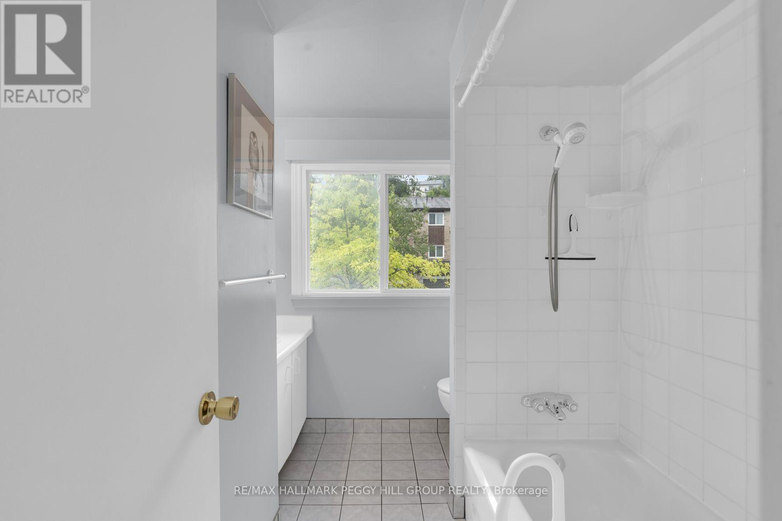 #38 52 ADELAIDE STREET - 11