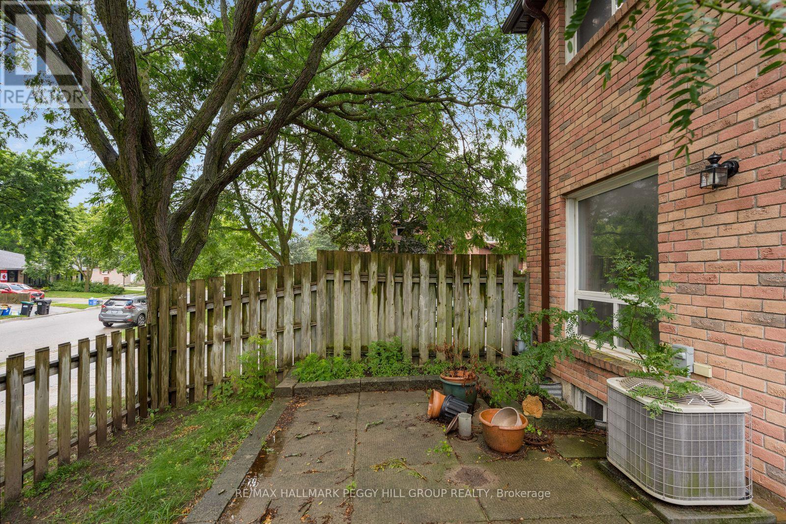 #38 52 ADELAIDE STREET - 12