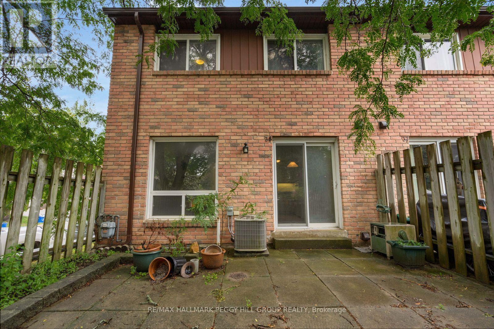 #38 52 ADELAIDE STREET - 14