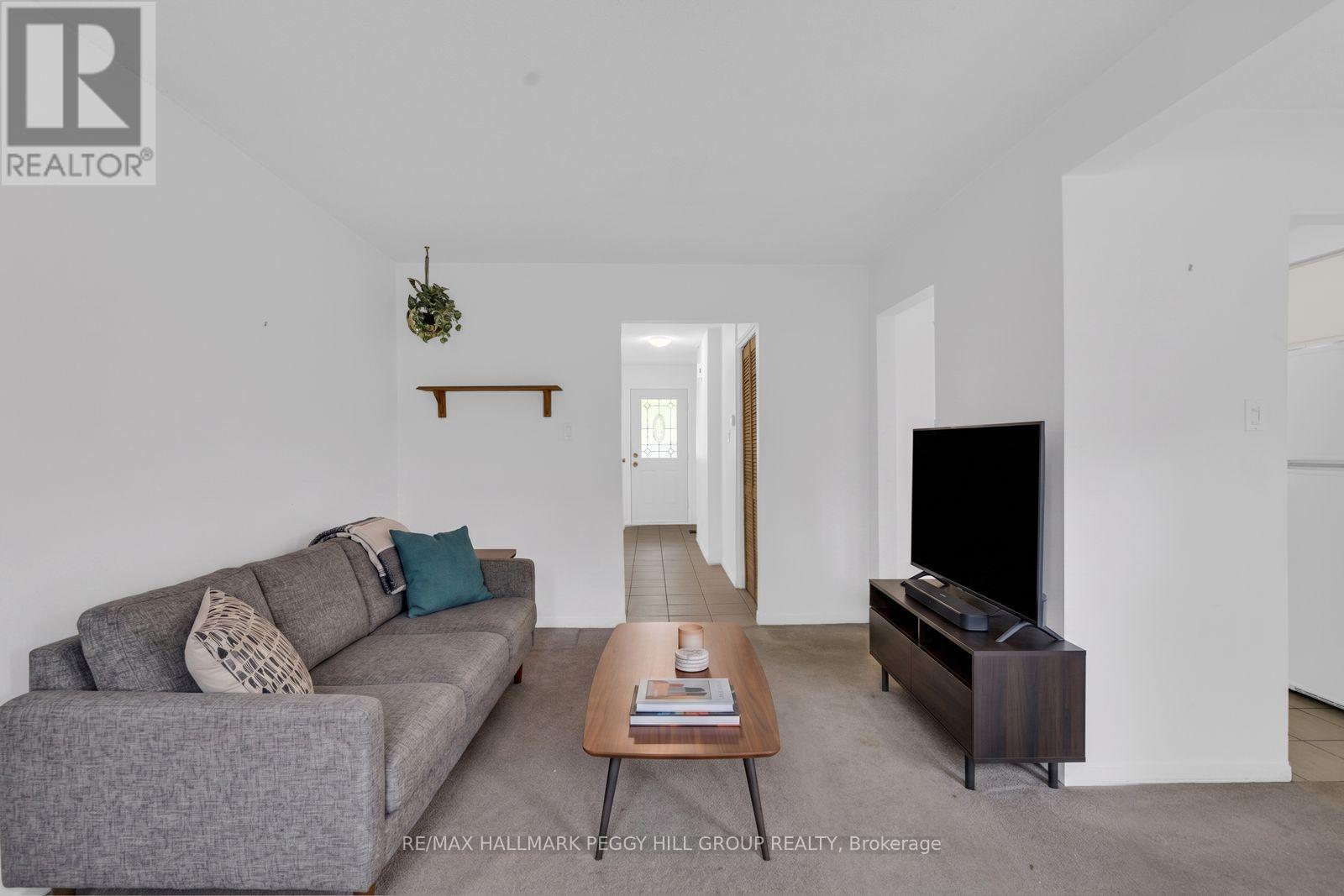 #38 52 ADELAIDE STREET - 3