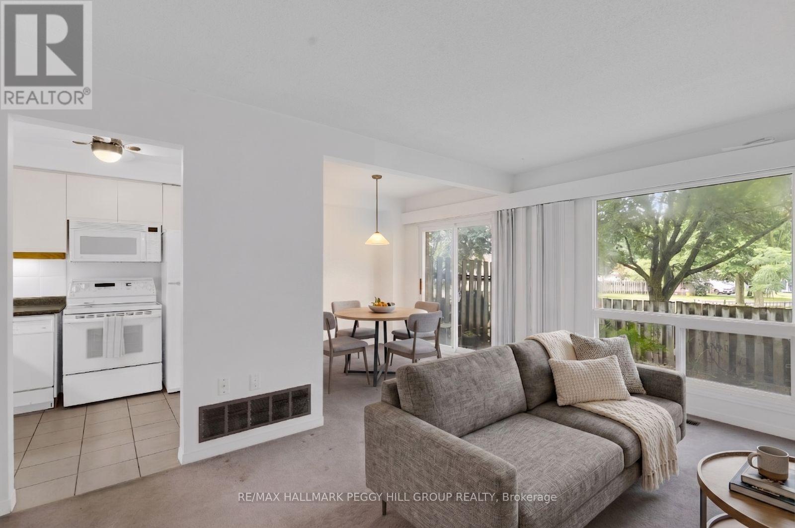 #38 52 ADELAIDE STREET - 4
