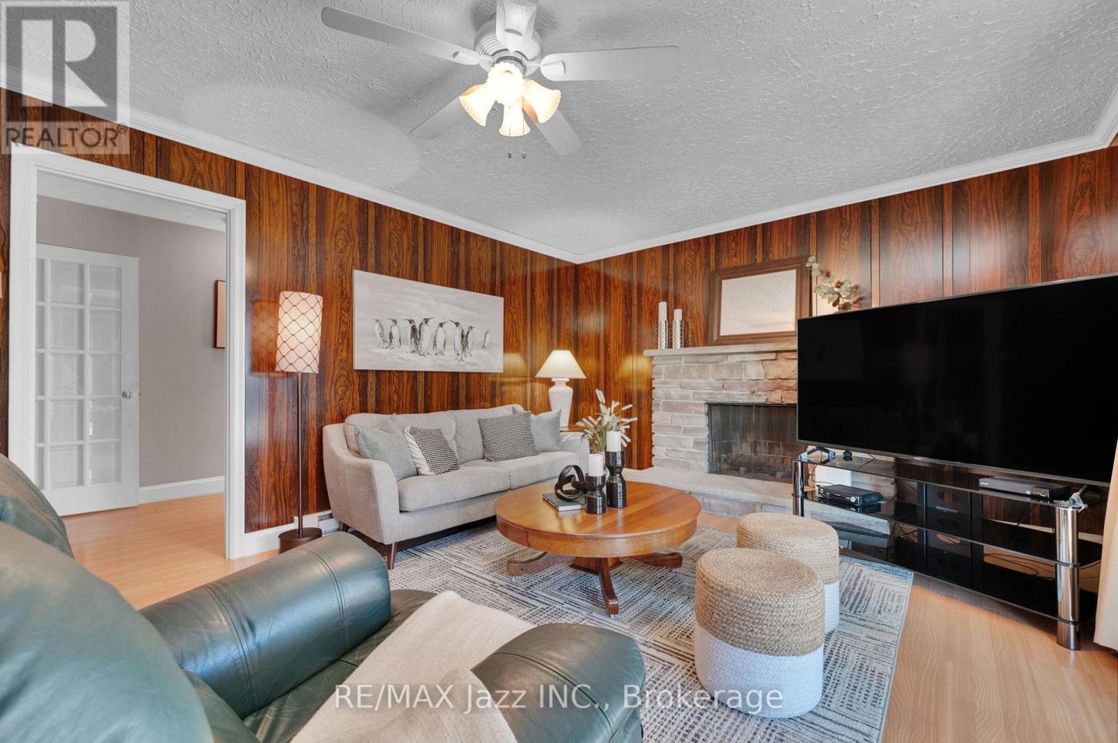 802 FERNDALE STREET - Image 23