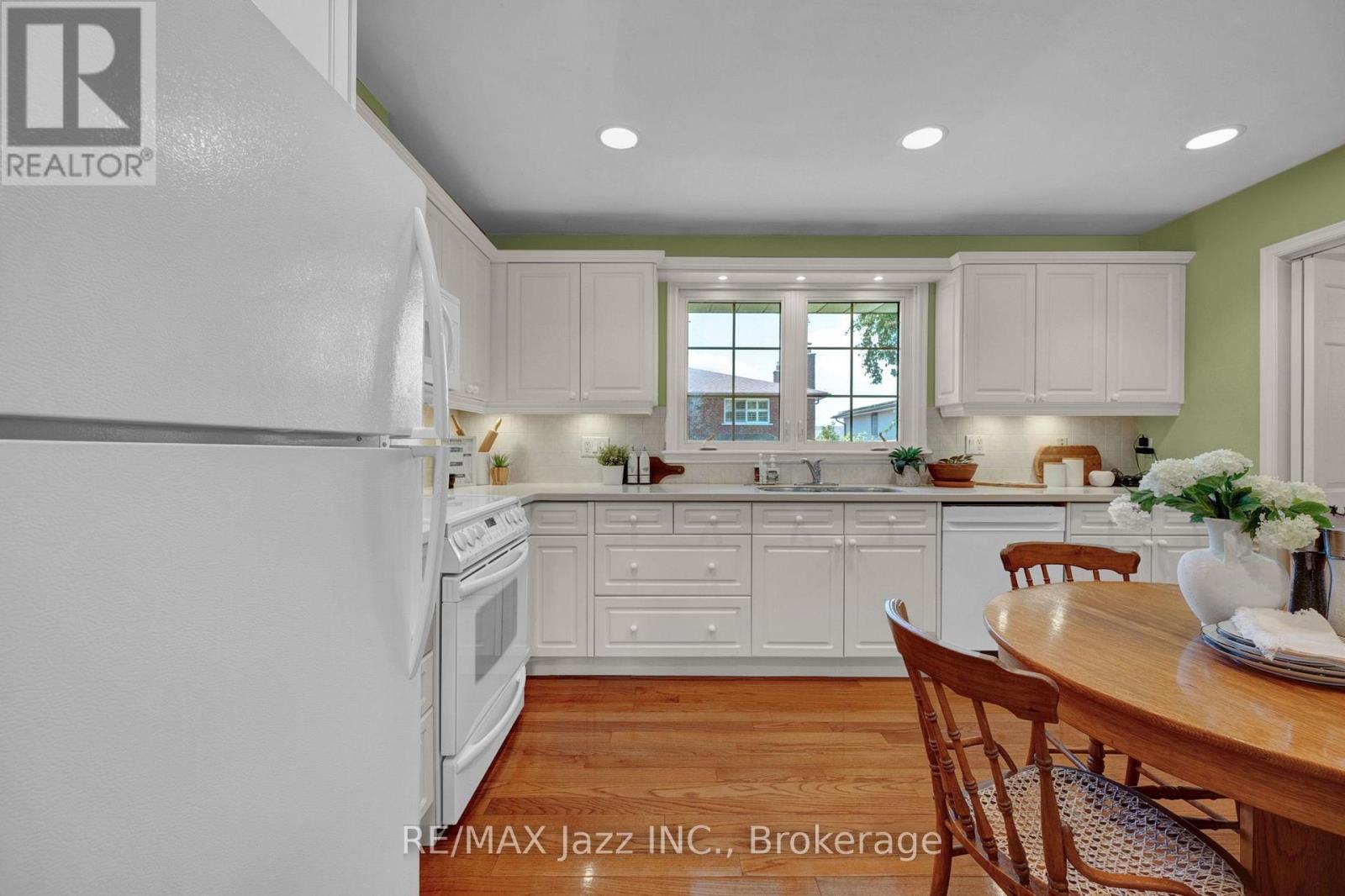 802 FERNDALE STREET - 14