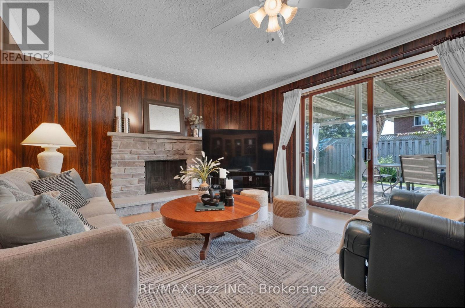 802 FERNDALE STREET - Image 26