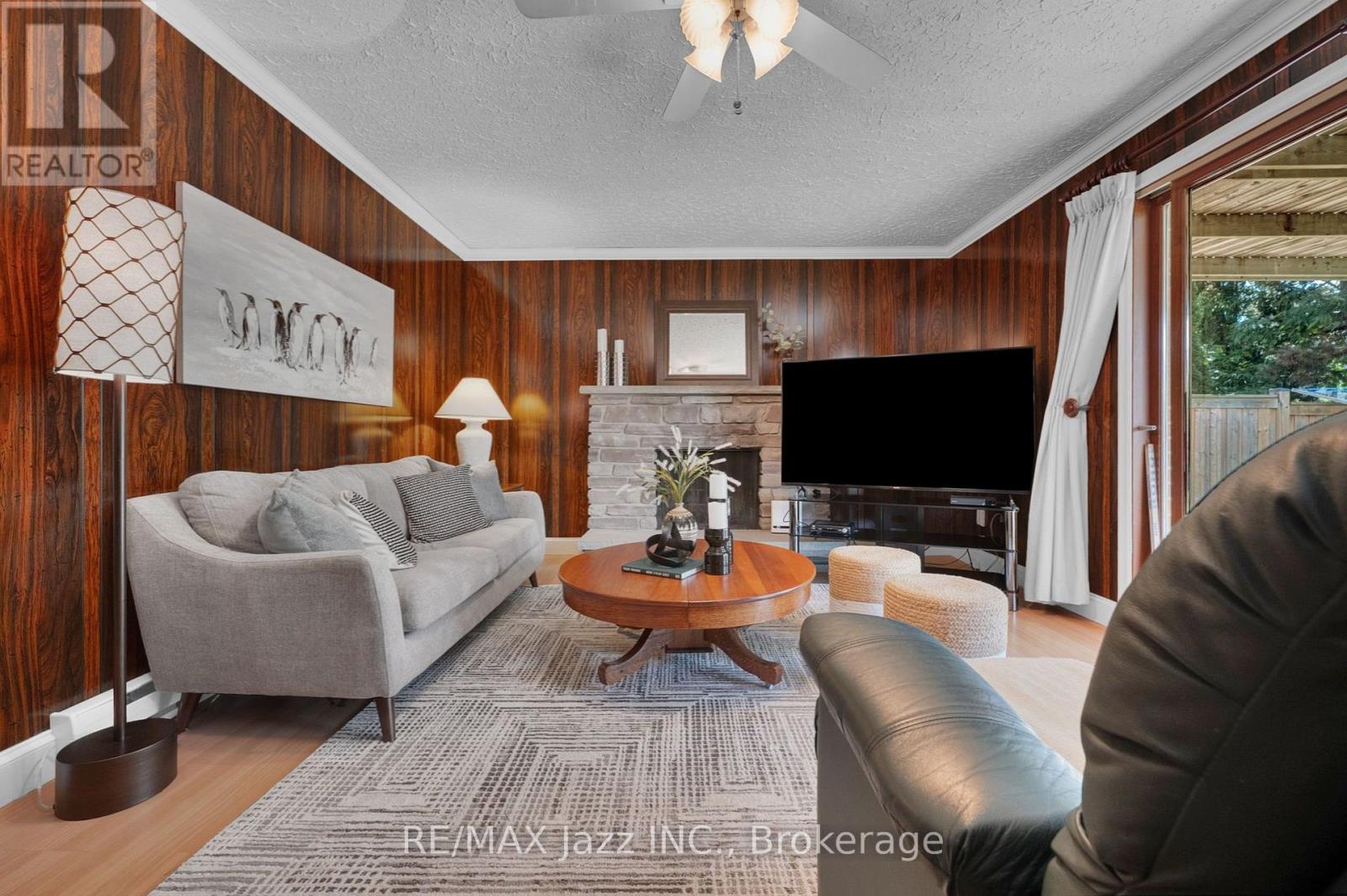 802 FERNDALE STREET - 25
