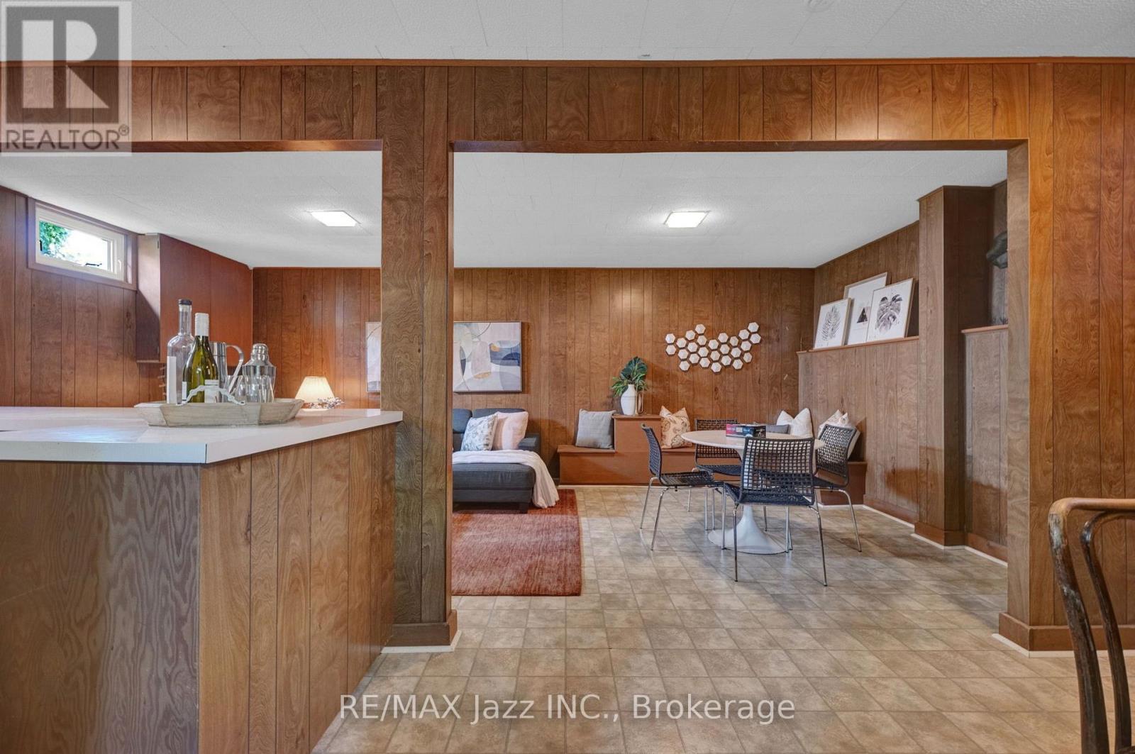 802 FERNDALE STREET - 33