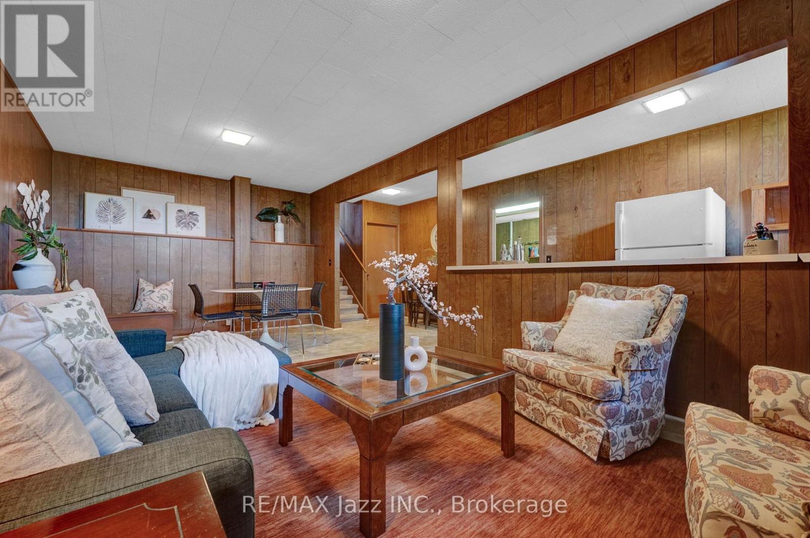 802 FERNDALE STREET - 32