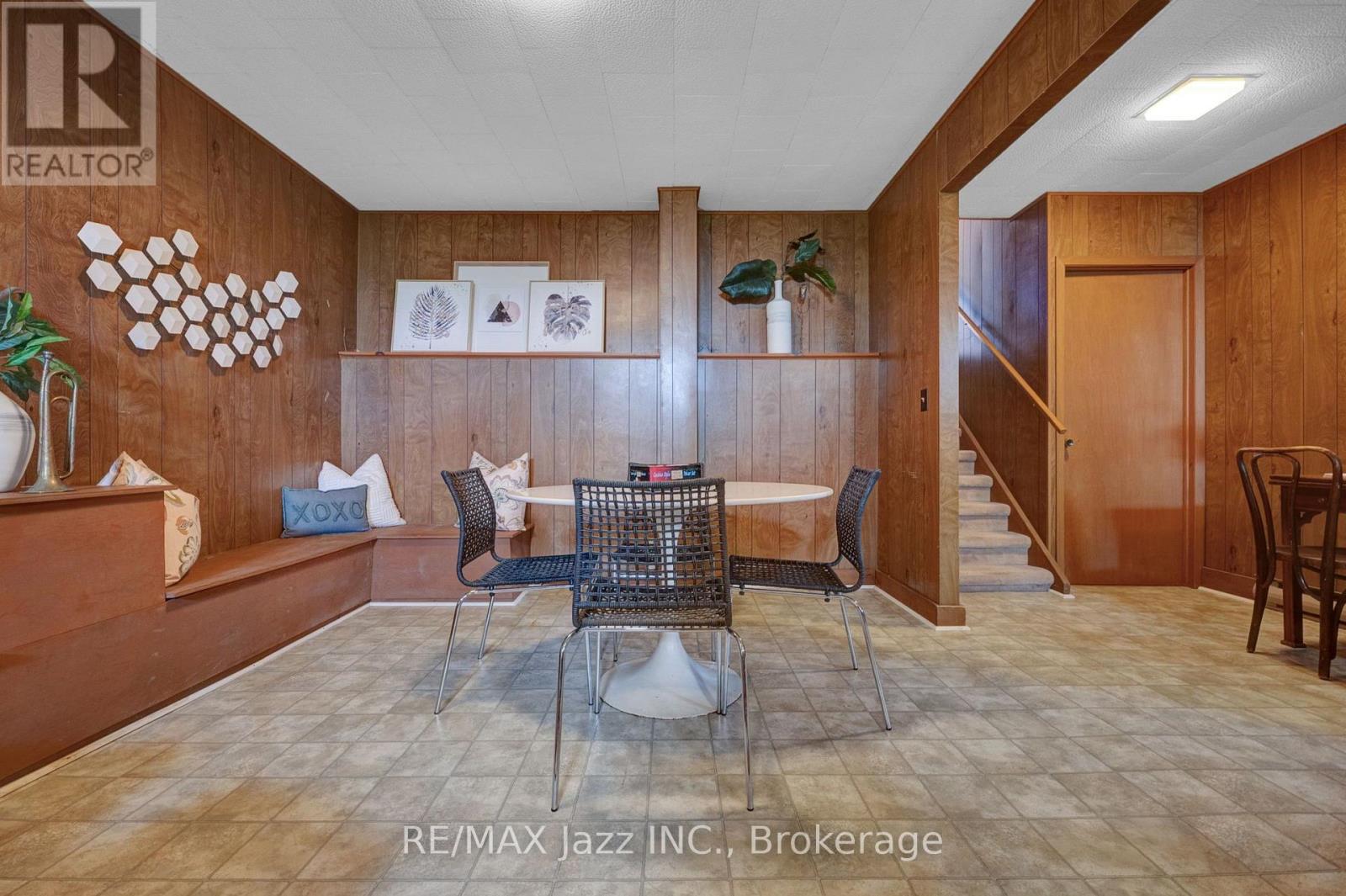 802 FERNDALE STREET - Image 34