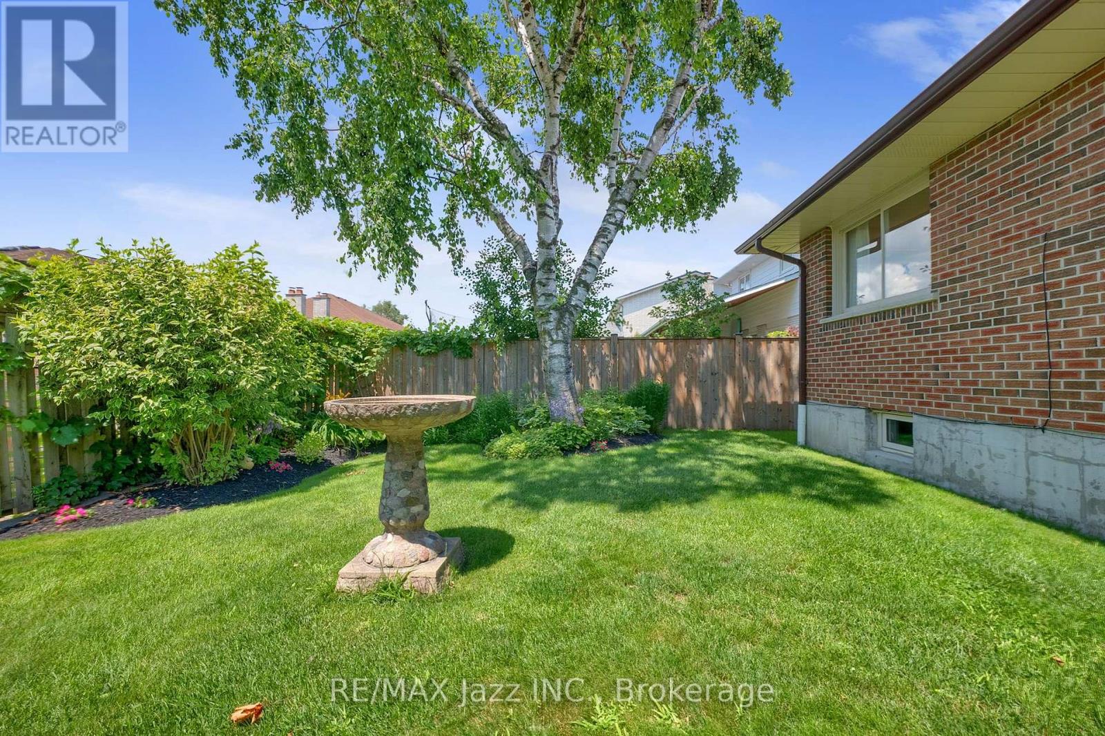 802 FERNDALE STREET - Image 40