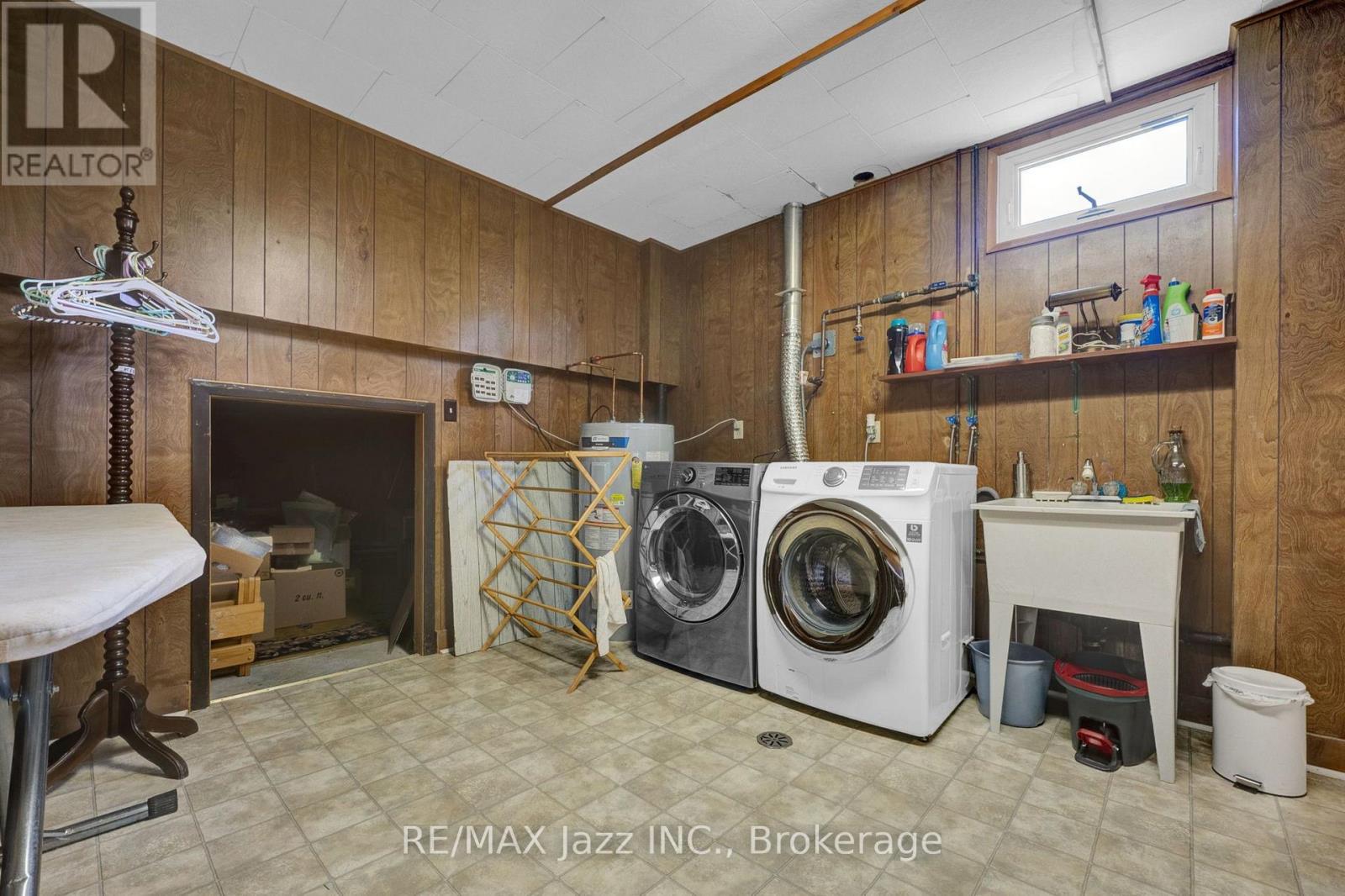 802 FERNDALE STREET - 36