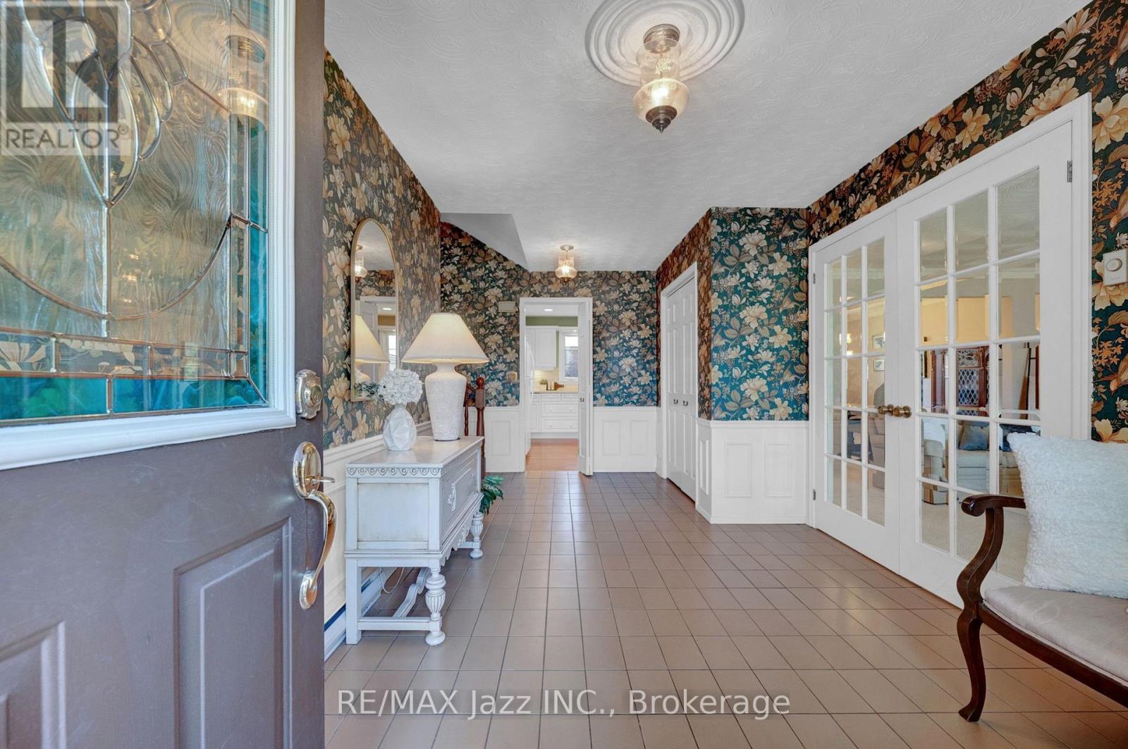 802 FERNDALE STREET - Image 4