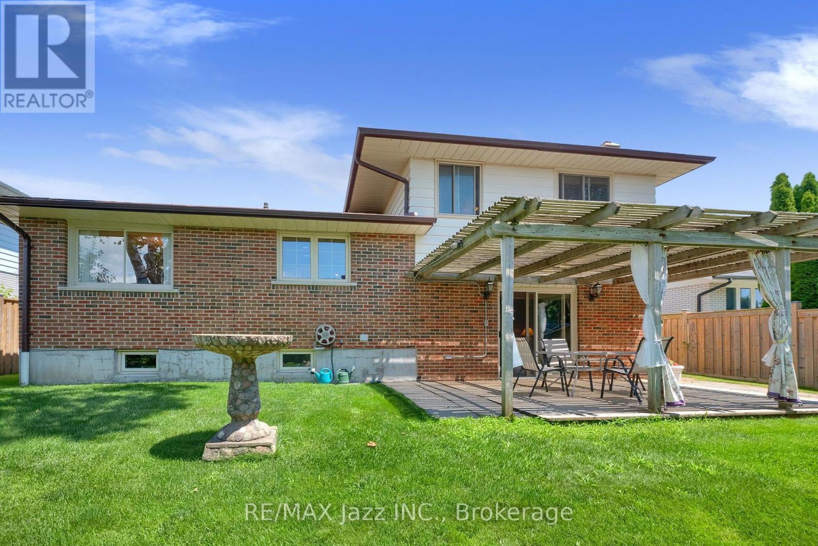 802 FERNDALE STREET - 44