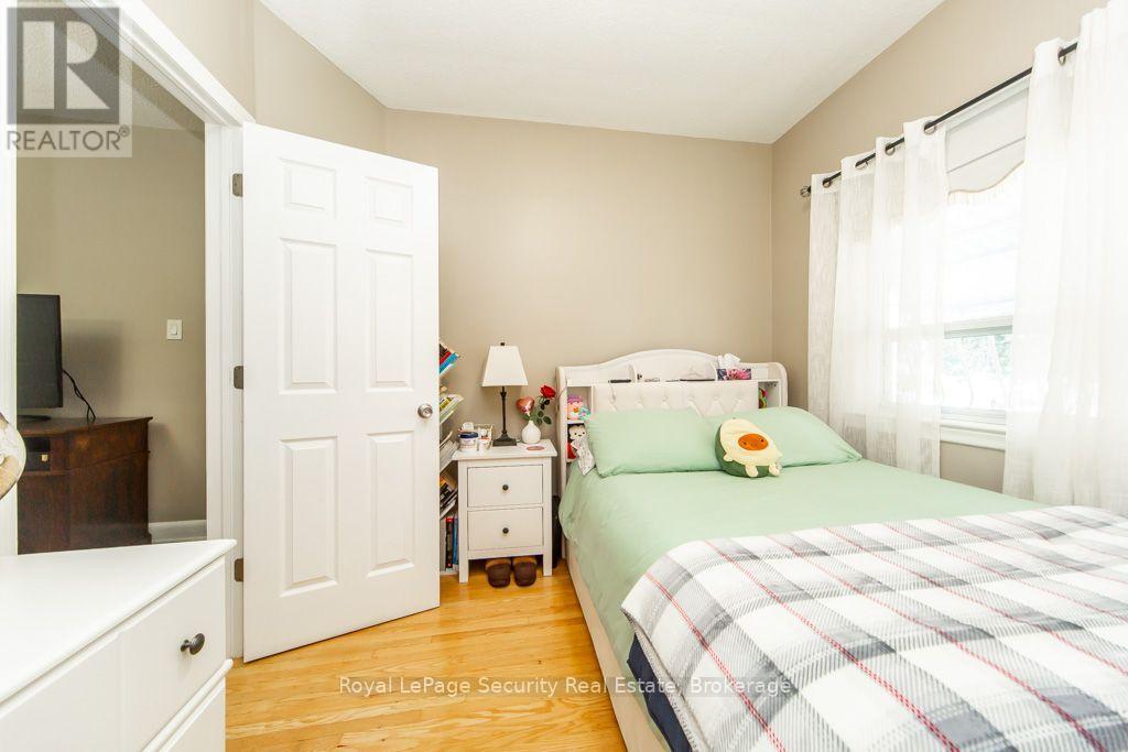 77 BRANDON AVENUE - 10