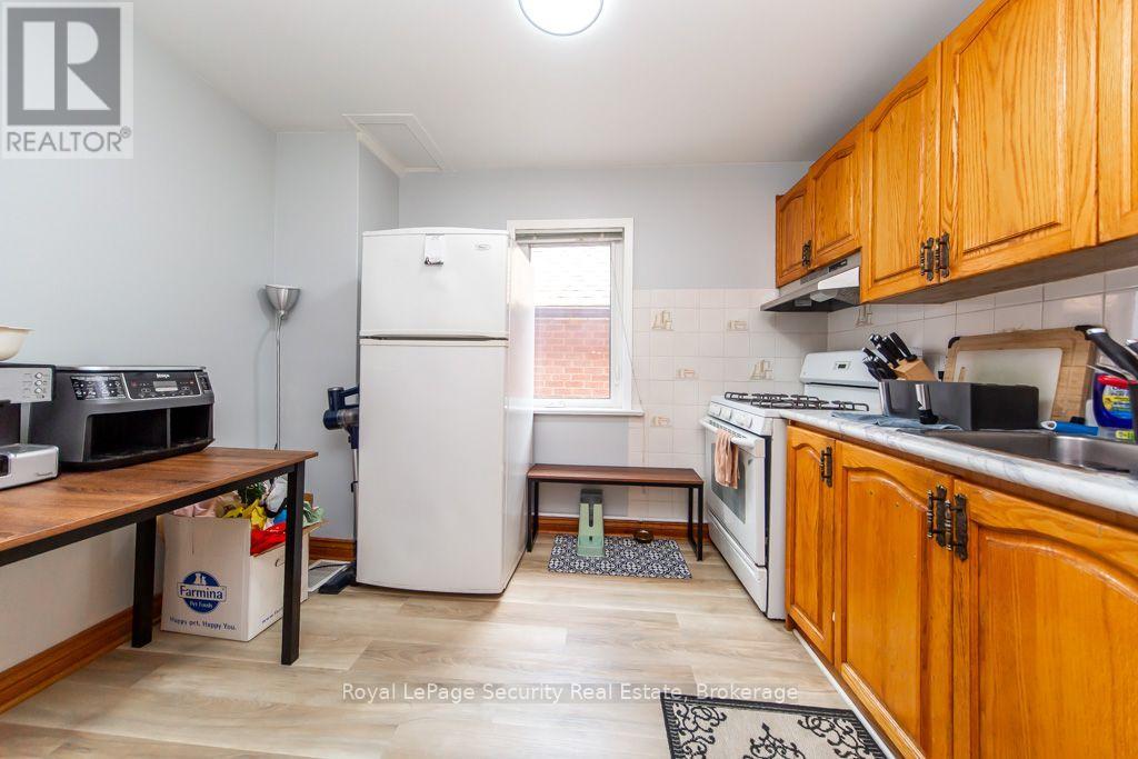 77 BRANDON AVENUE - 18