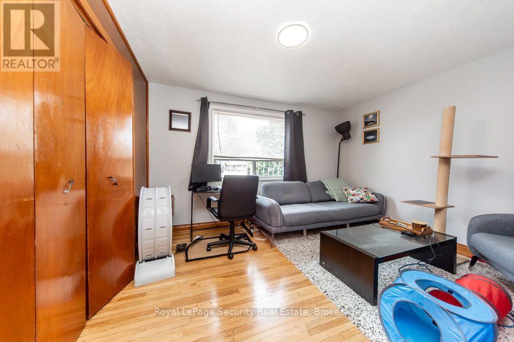 77 BRANDON AVENUE - 19