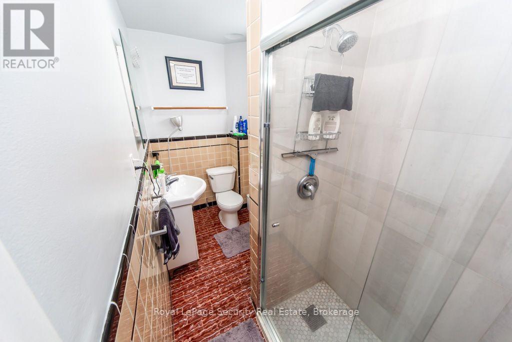 77 BRANDON AVENUE - 24