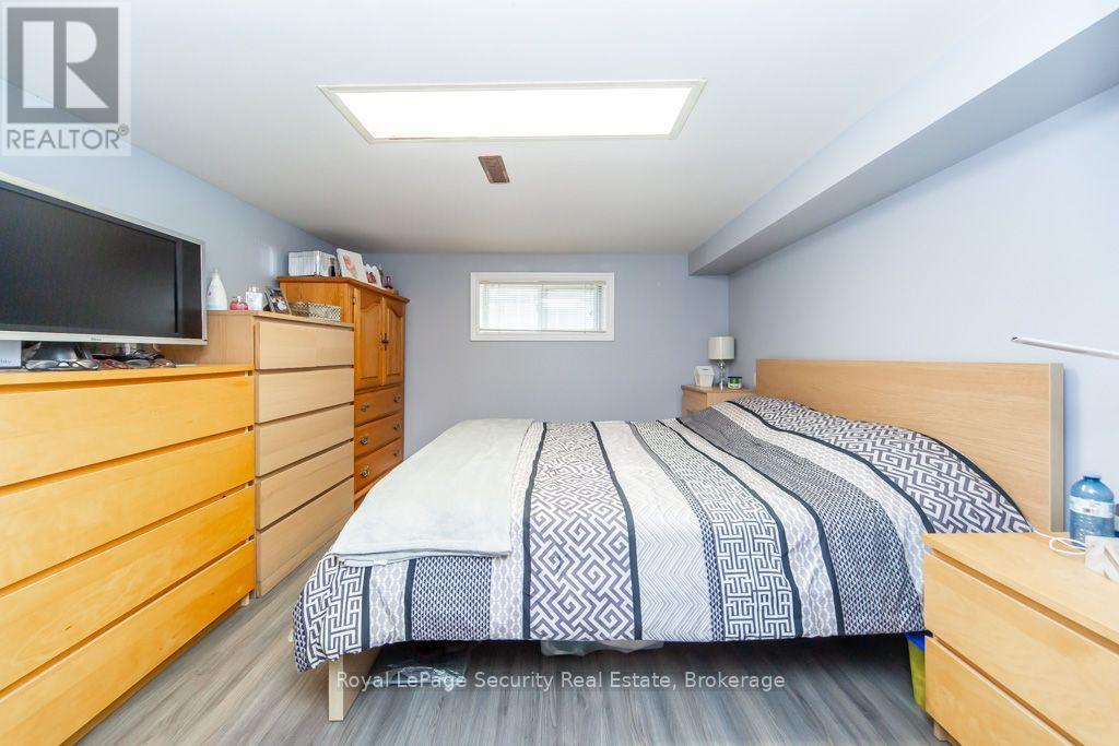 77 BRANDON AVENUE - 32