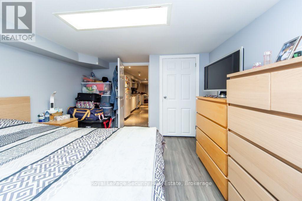 77 BRANDON AVENUE - 33