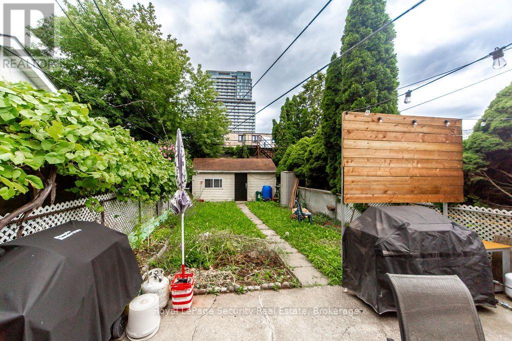 77 BRANDON AVENUE - 37