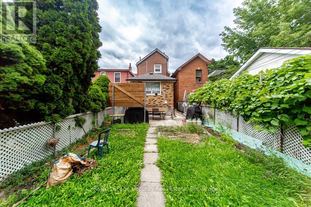 77 BRANDON AVENUE - 38