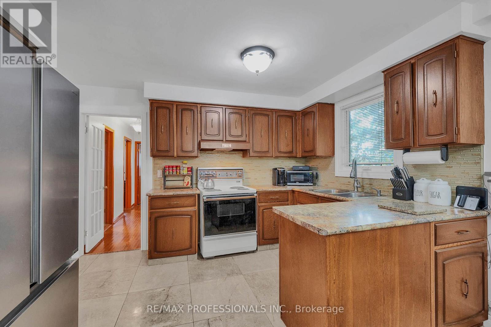 23 ANTHIA DRIVE - 10