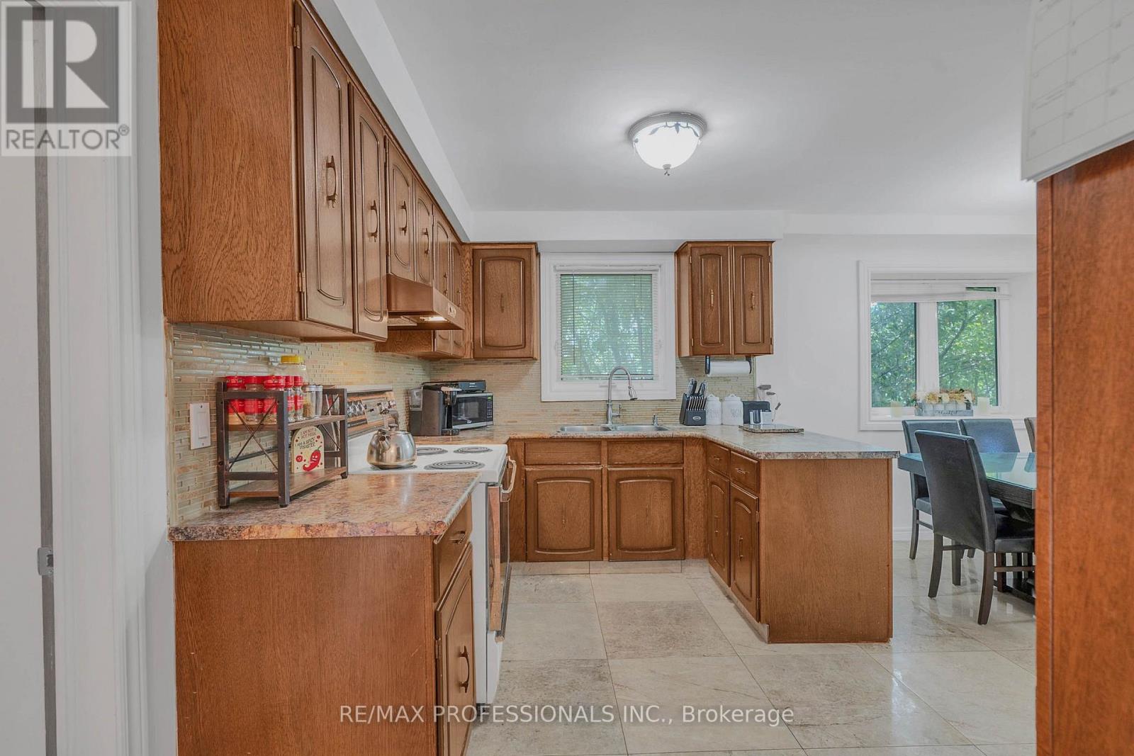 23 ANTHIA DRIVE - 11