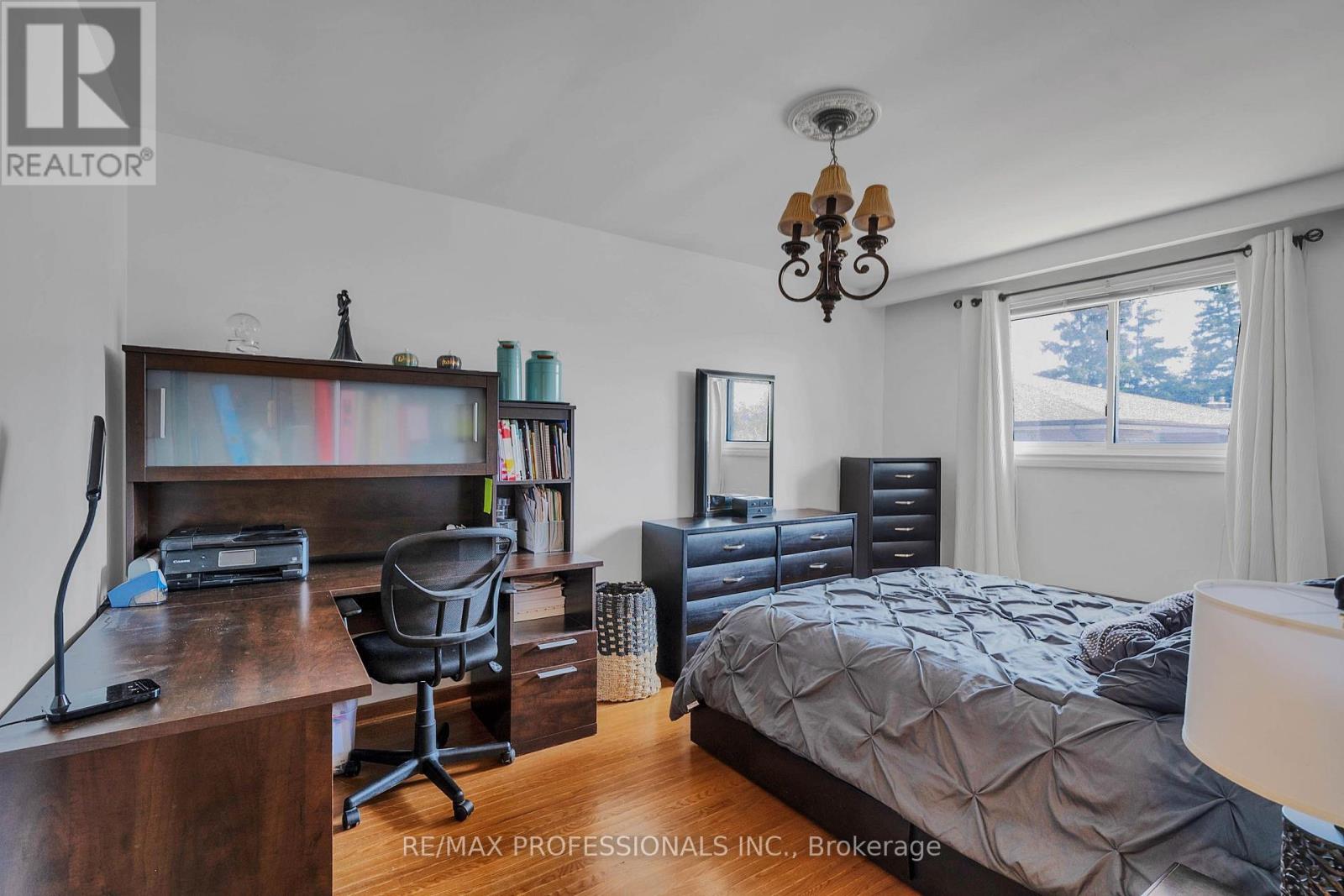 23 ANTHIA DRIVE - 15