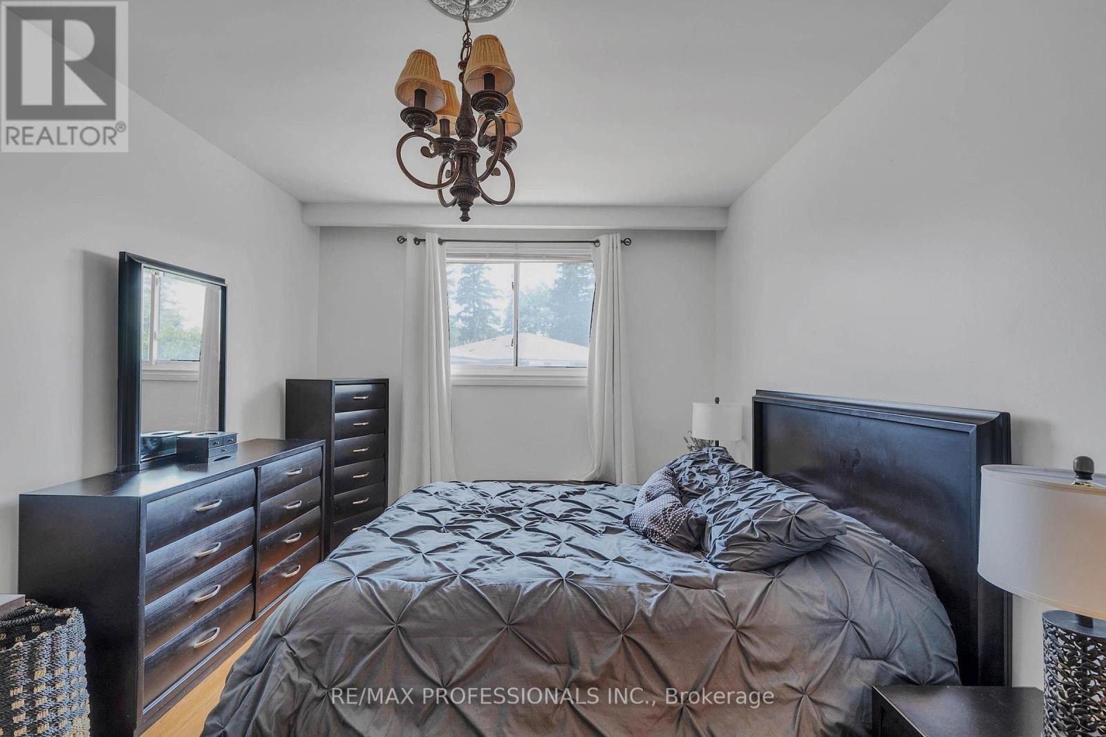 23 ANTHIA DRIVE - 16