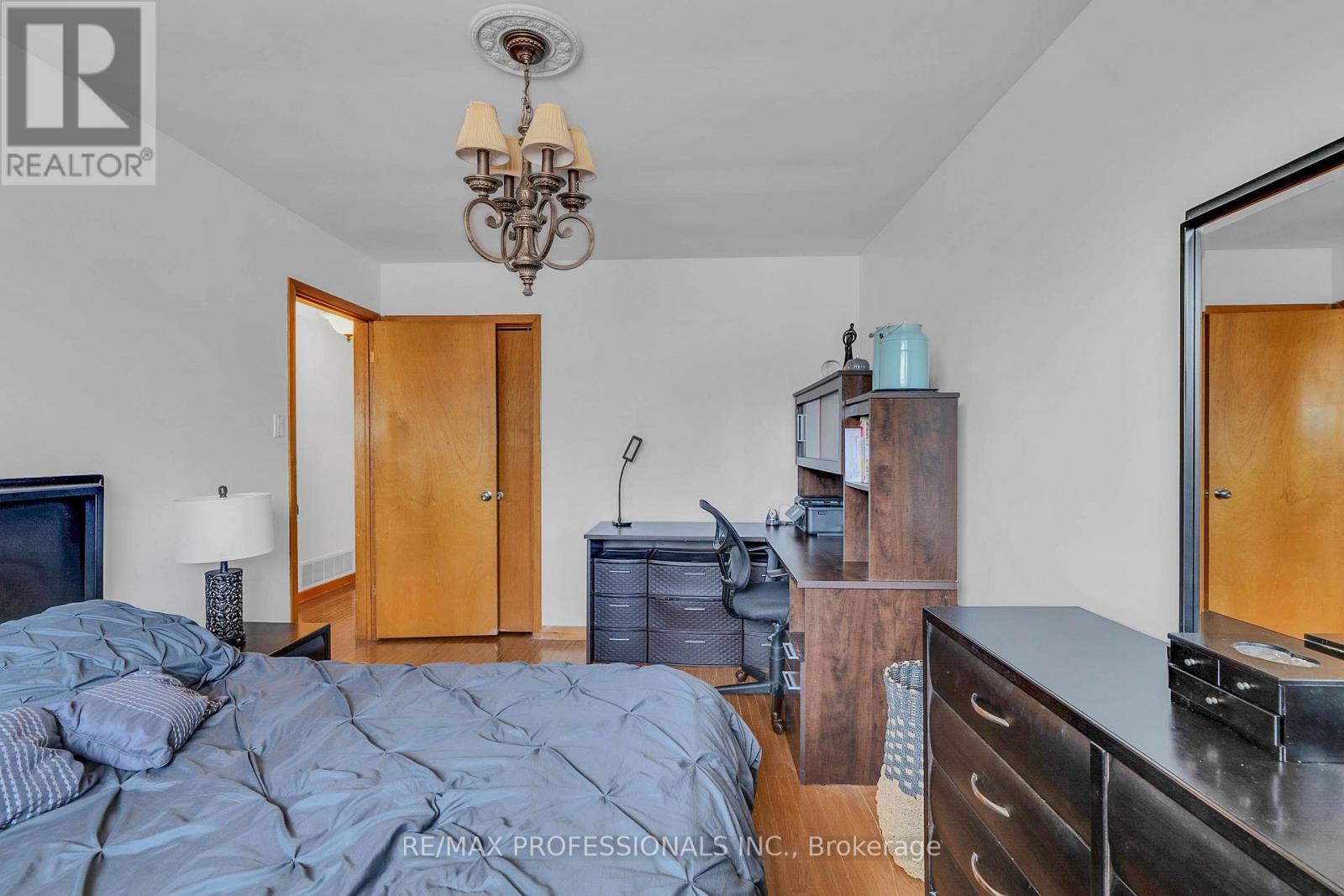 23 ANTHIA DRIVE - 17