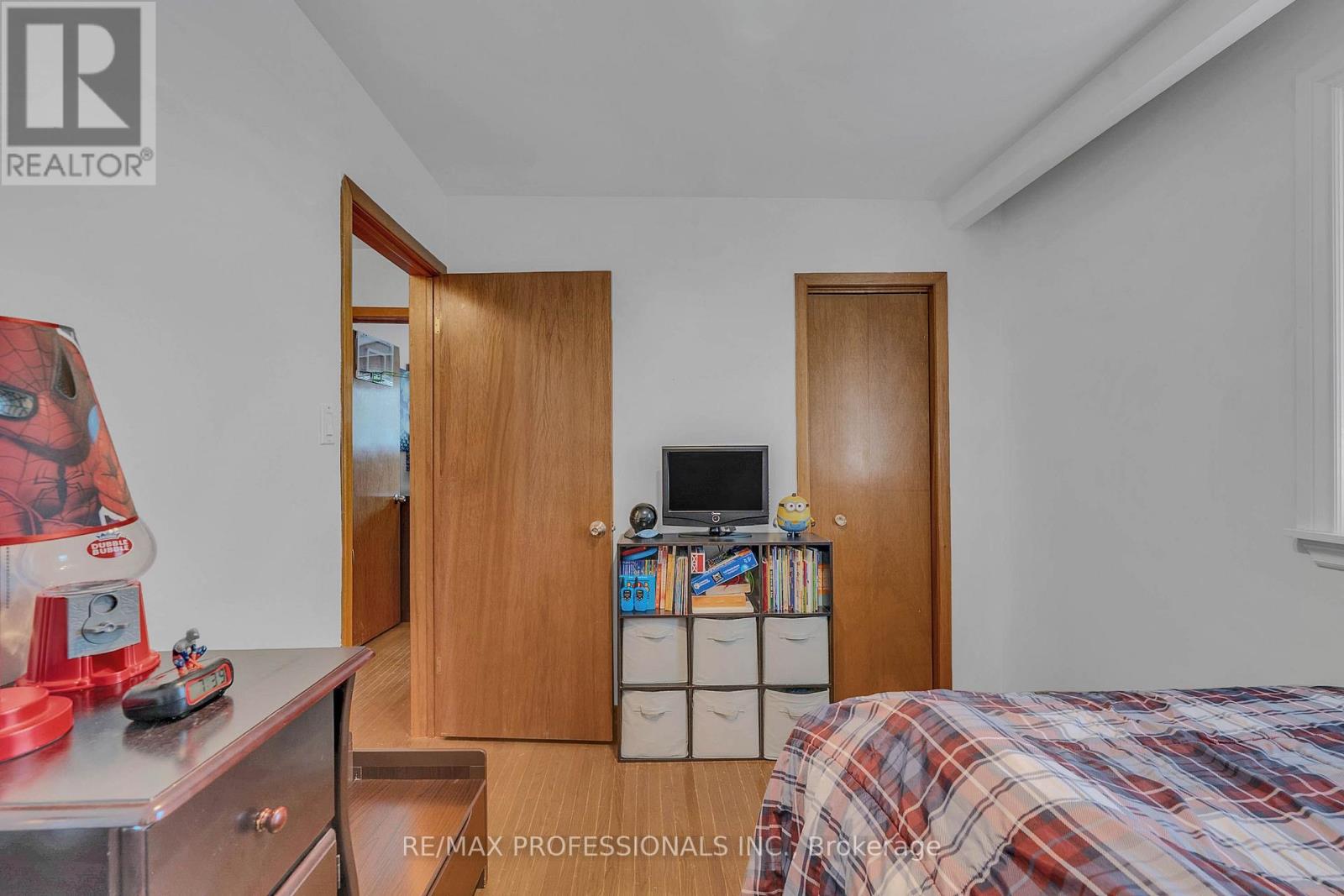 23 ANTHIA DRIVE - 21