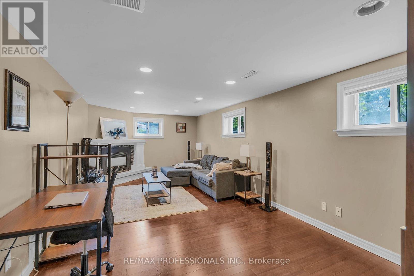 23 ANTHIA DRIVE - 30