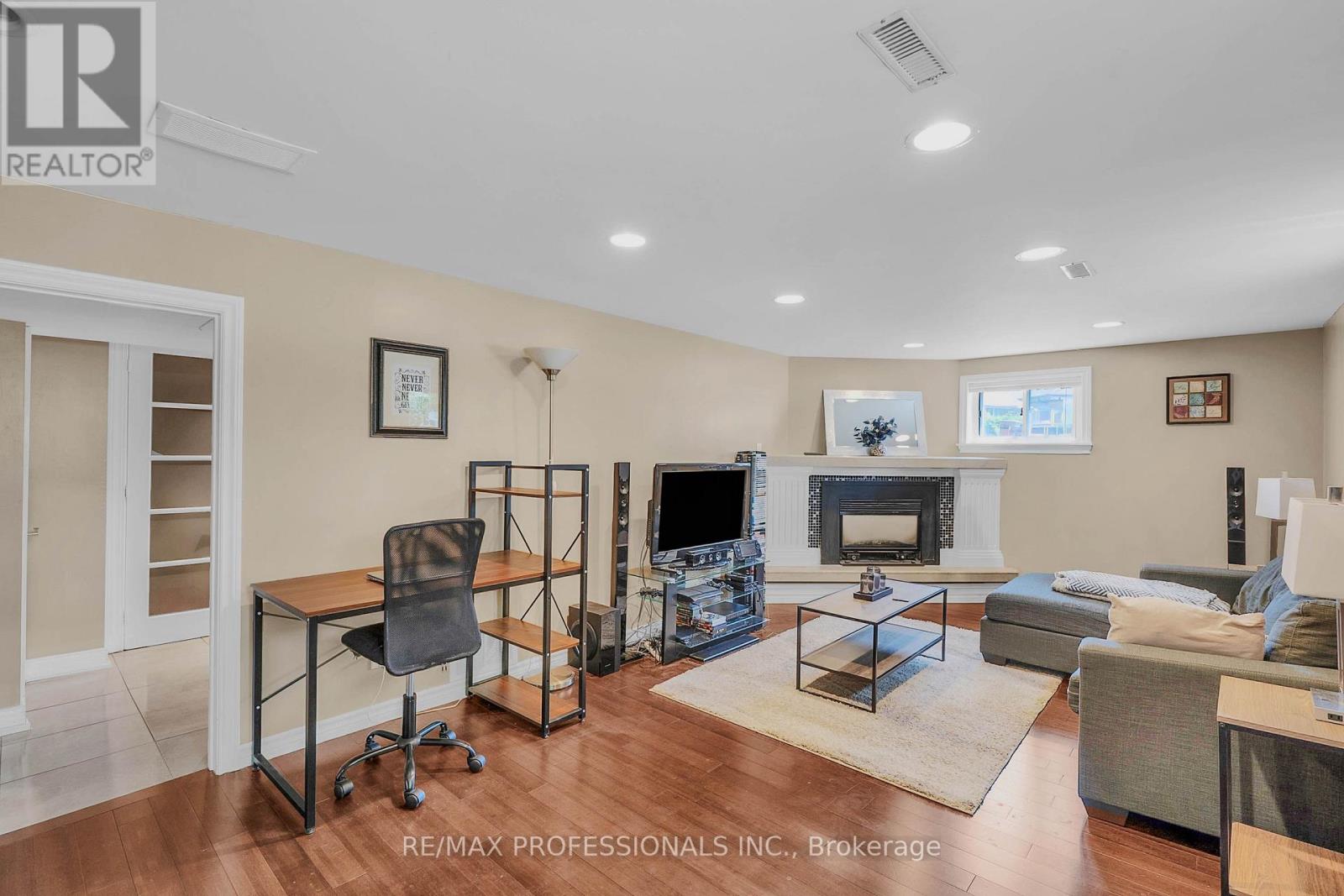 23 ANTHIA DRIVE - 31